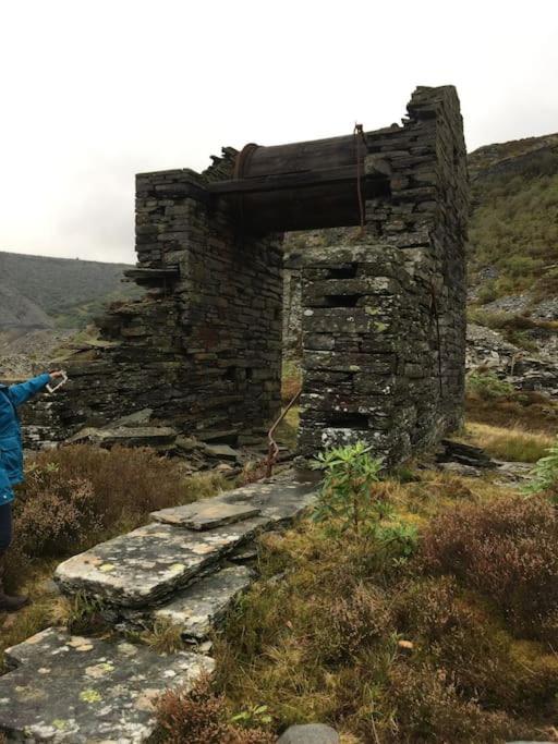 Cosy Terrace Cottage Built Into The Mountain Side. Blaenau Ffestiniog Extérieur photo