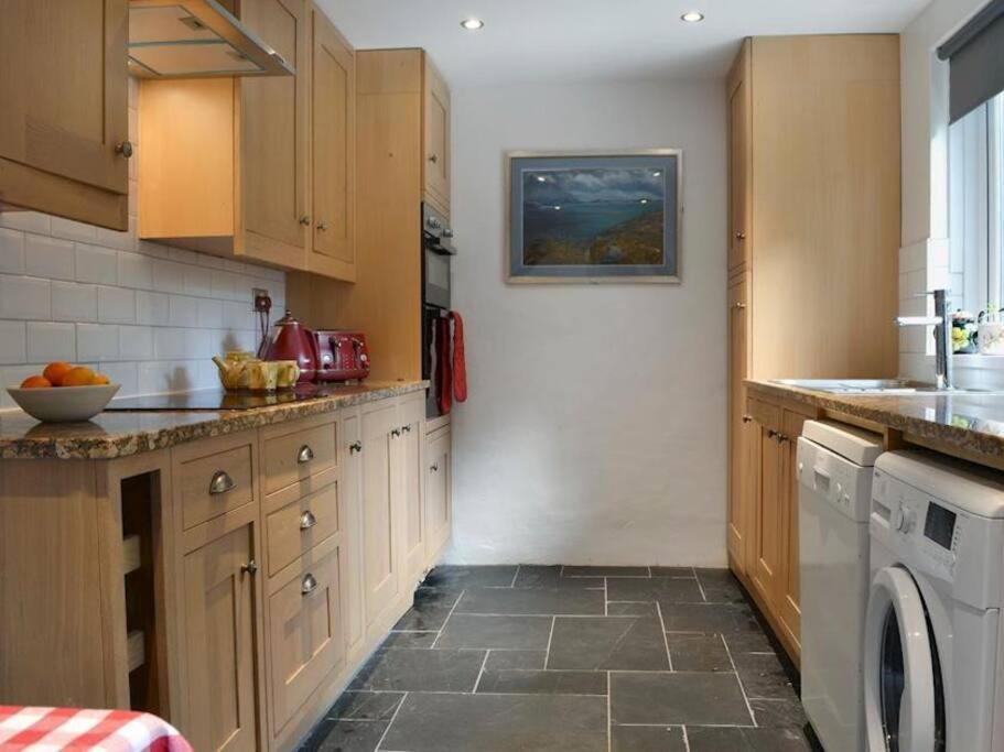 Cosy Terrace Cottage Built Into The Mountain Side. Blaenau Ffestiniog Extérieur photo